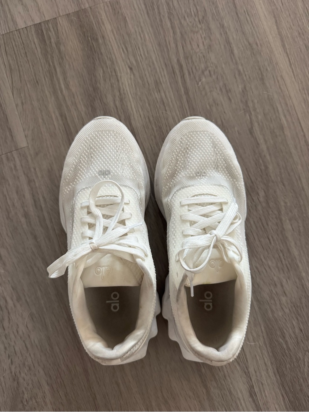 ALO Yoga Women’s White Knit Training Sneakers